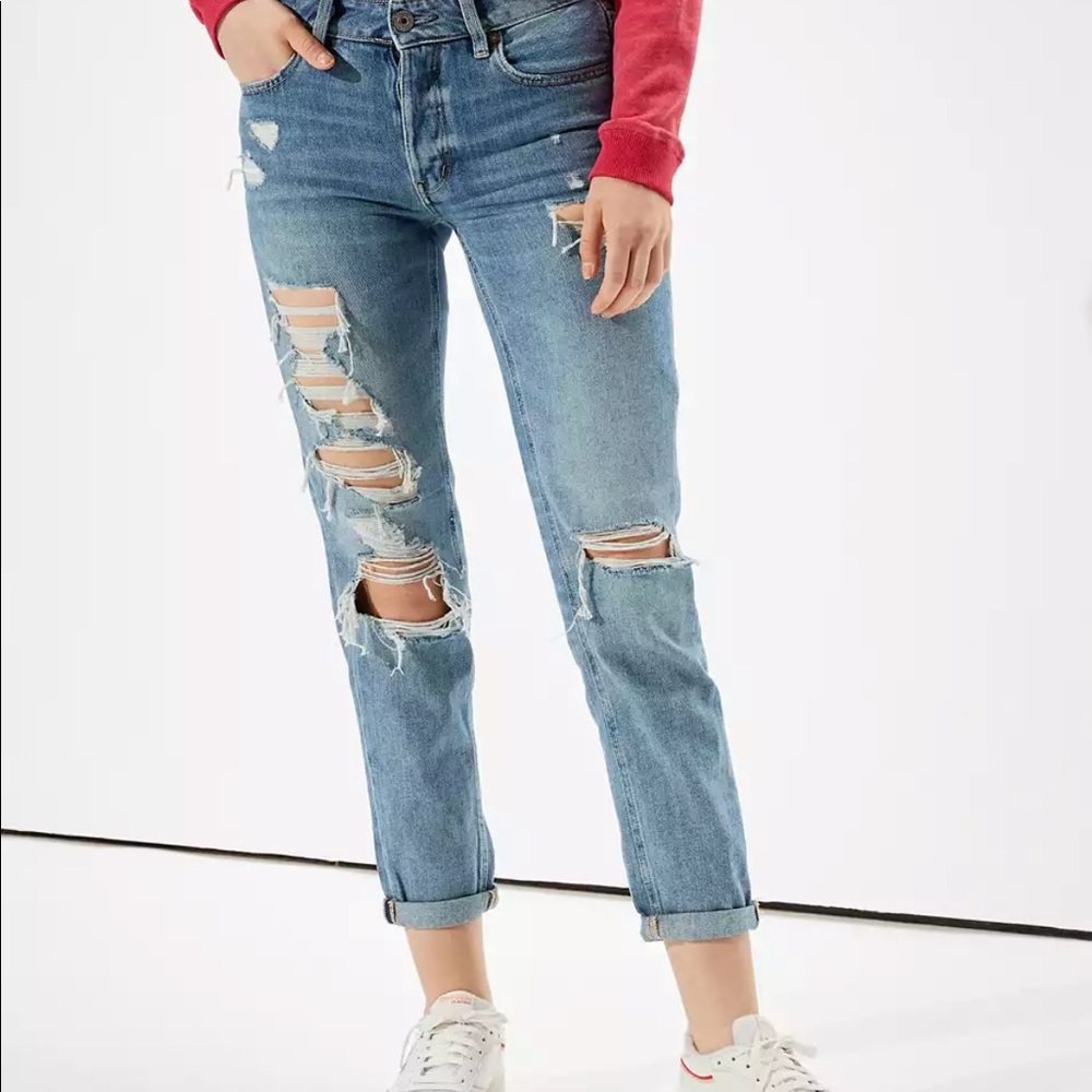 AE Ripped Tomgirl Jean size 14 short